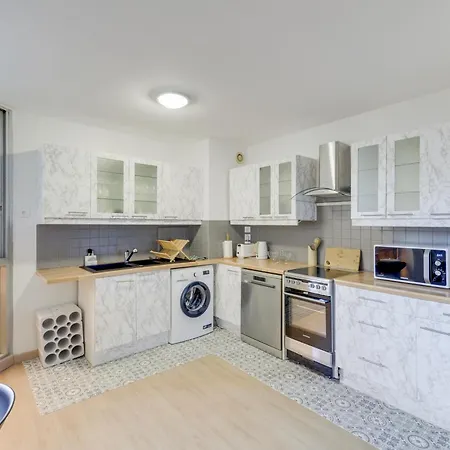 Chic With Parking Apartment Saint-Germain-en-Laye